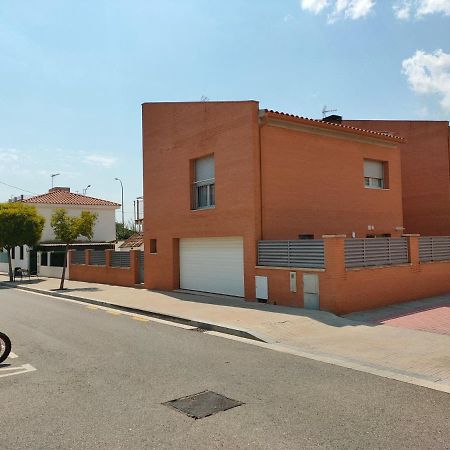 Chalet Amplio Con Jardin Y Zona Barbacoa. Reus Luaran gambar