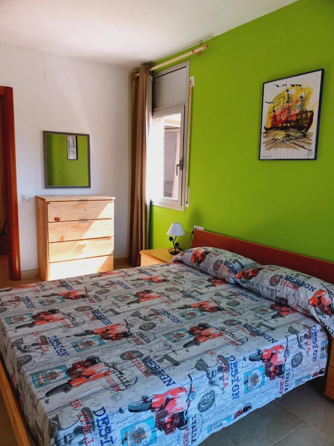Chalet Amplio Con Jardin Y Zona Barbacoa. Reus Luaran gambar