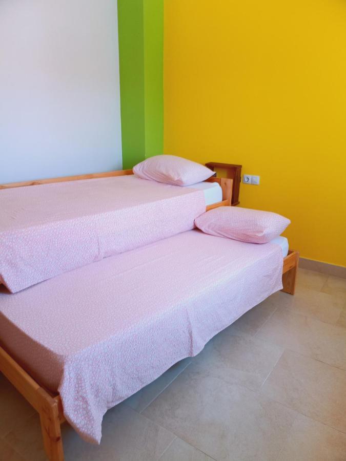 Chalet Amplio Con Jardin Y Zona Barbacoa. Reus Luaran gambar