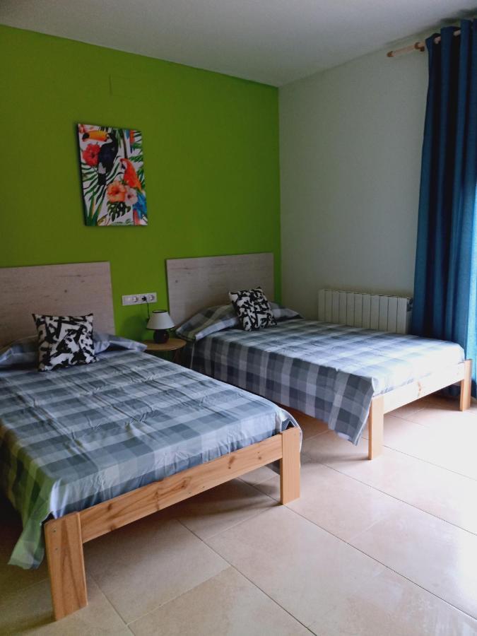 Chalet Amplio Con Jardin Y Zona Barbacoa. Reus Luaran gambar