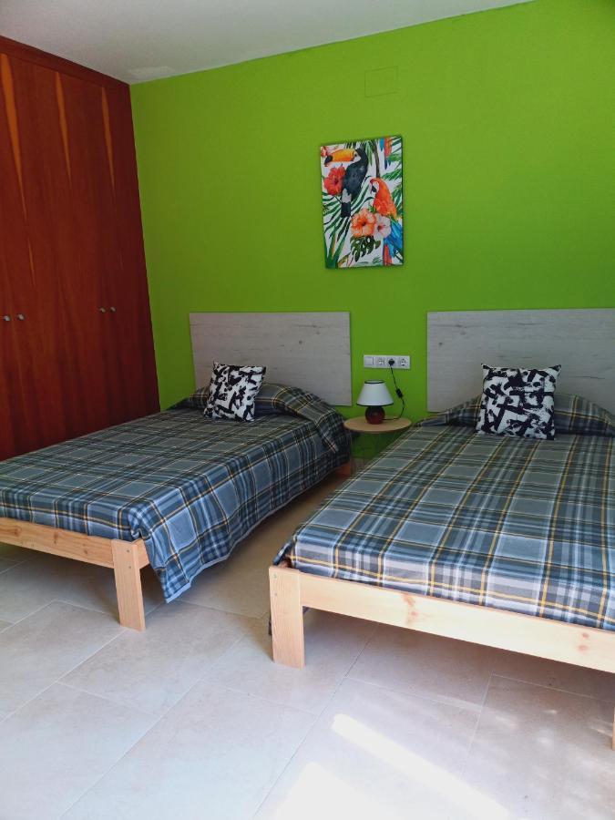 Chalet Amplio Con Jardin Y Zona Barbacoa. Reus Luaran gambar